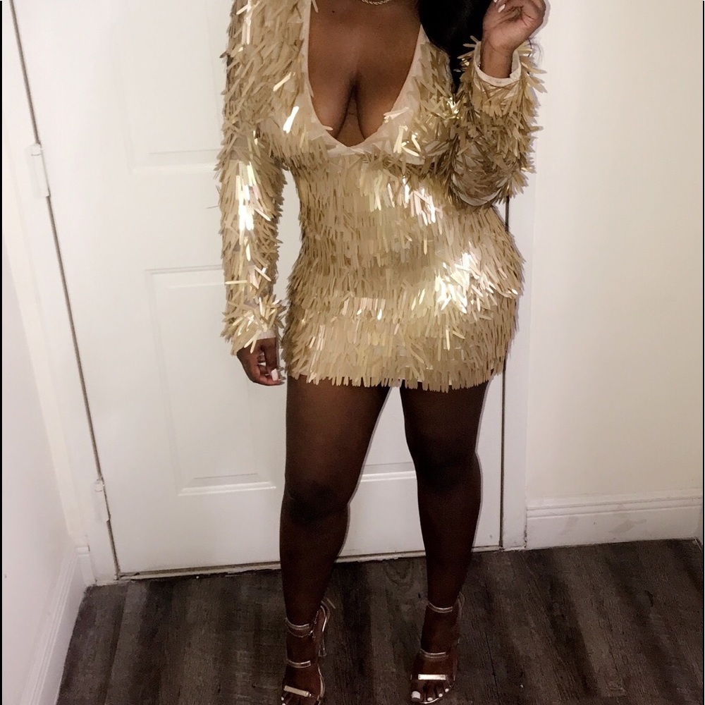 Pretty gold dress perfect for a birthday girl :)